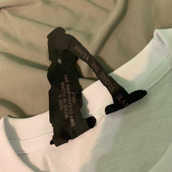 VLONE MEN T SHIRT SIZE S (REFLECTIVE) - Picture 4 of 5